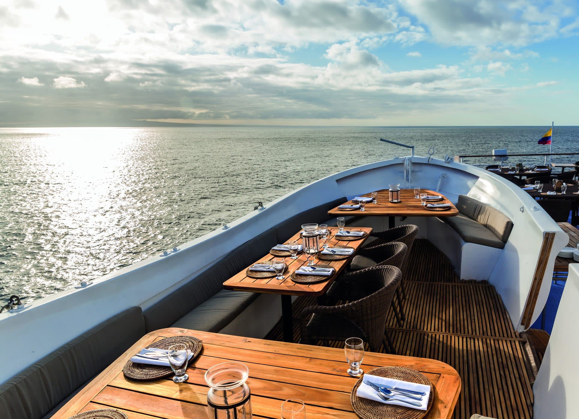 Galapagos_Legend_Dining_Image1