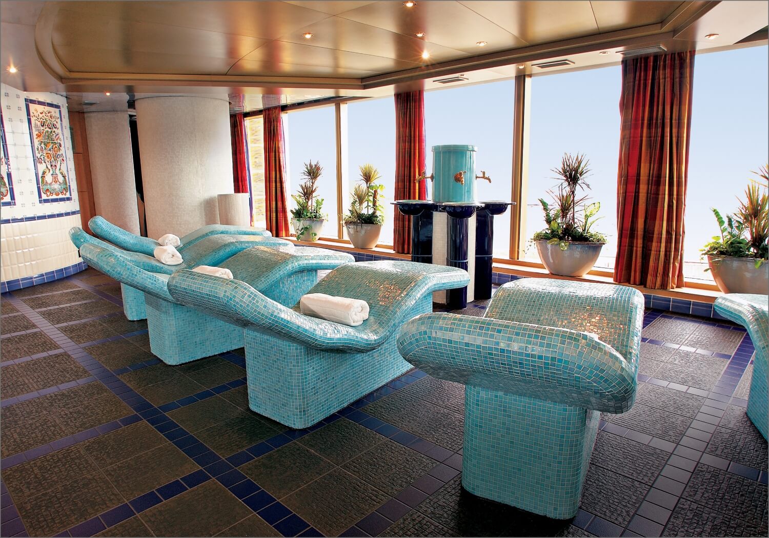 Holland-America-Westerdam-facilities_1_vsrxk3