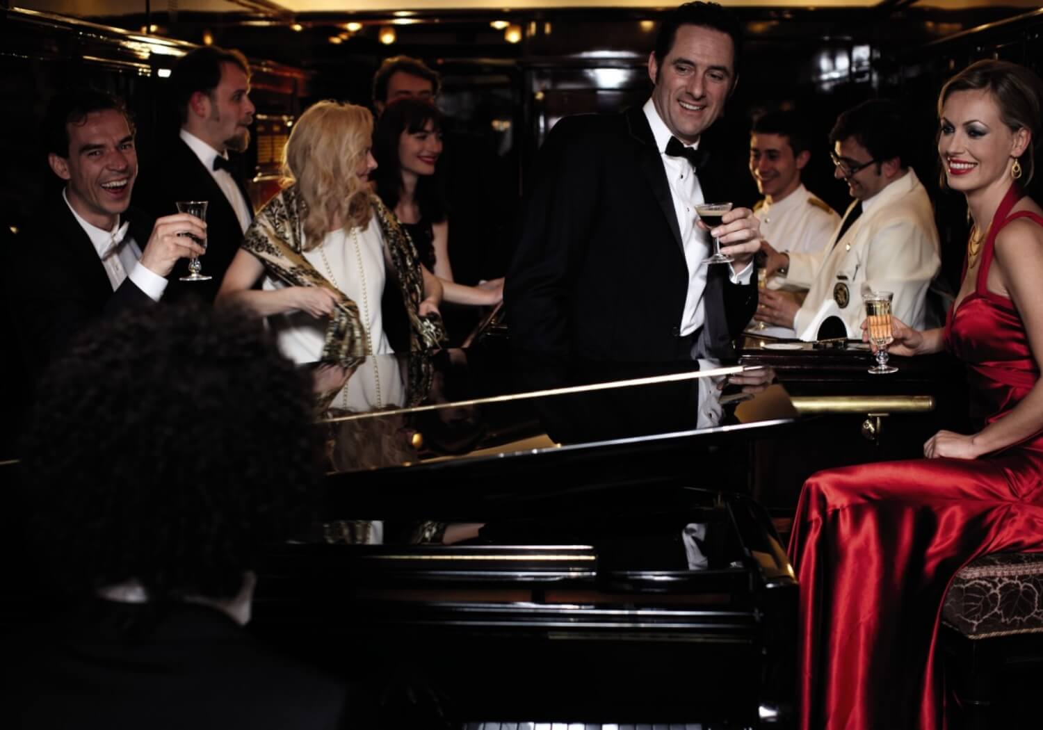 Venice_Simplon-Orient-Express-carriages_-_1_ixw0eh