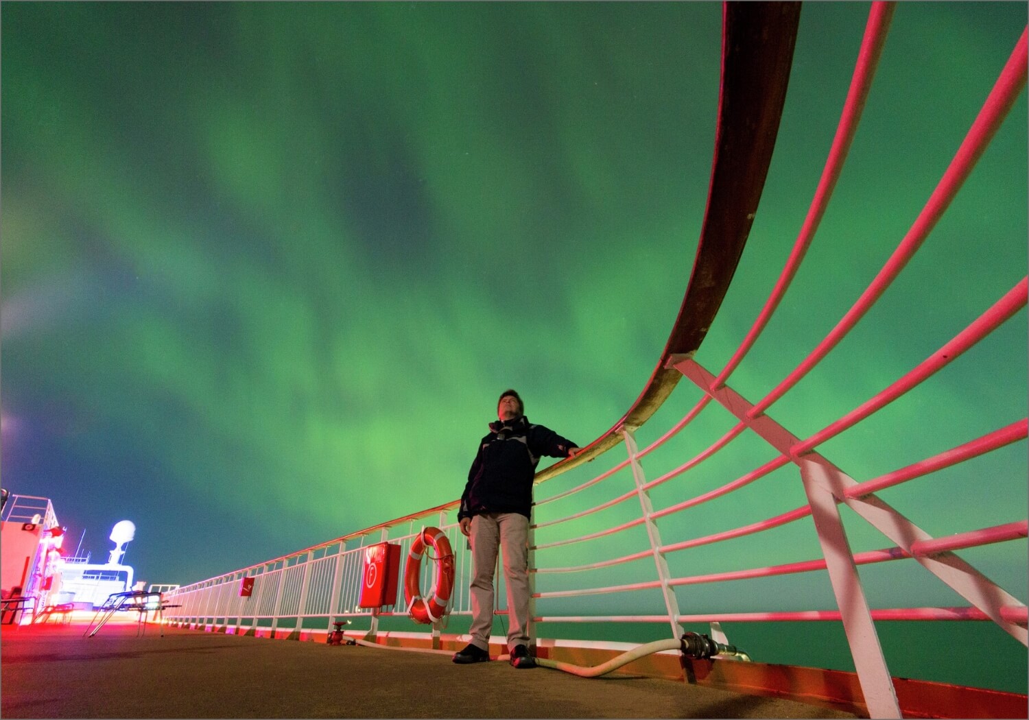 Hurtigruten-MS-Trollfjord-entertainment_1_acbflp