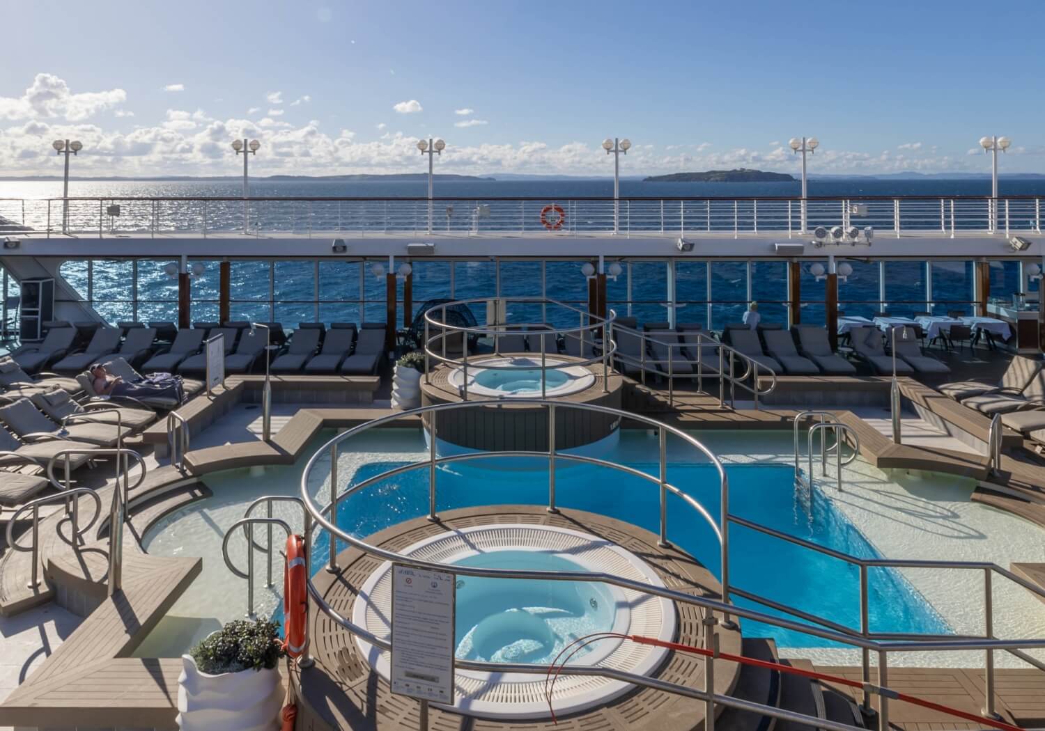 Azamara-Onward-facilities_1_uyqgtq