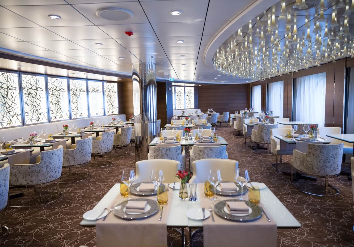 Celebrity-Constellation-food-drink-2_has8zp