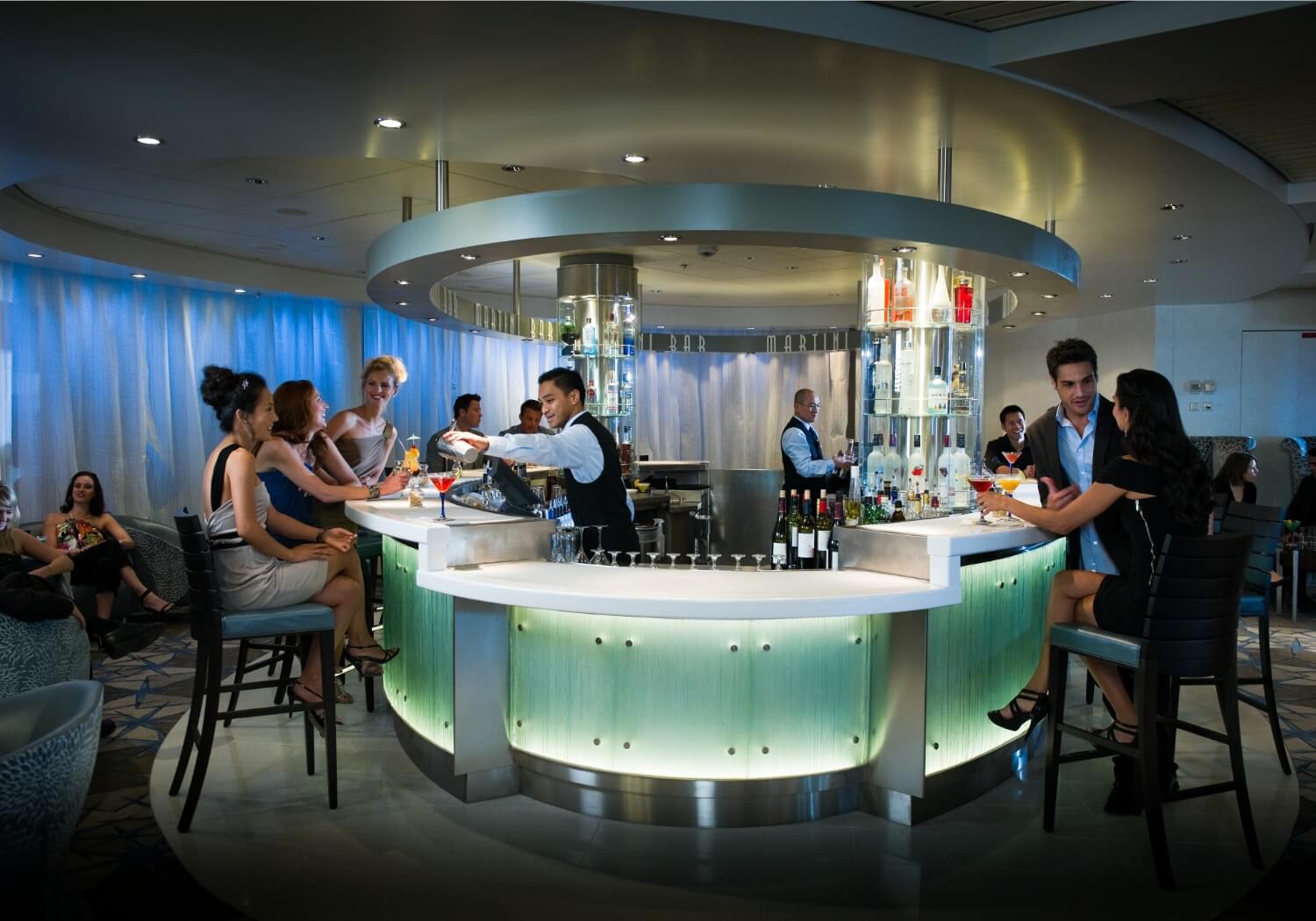 Celebrity-Constellation-food-drink-3_bttrnz