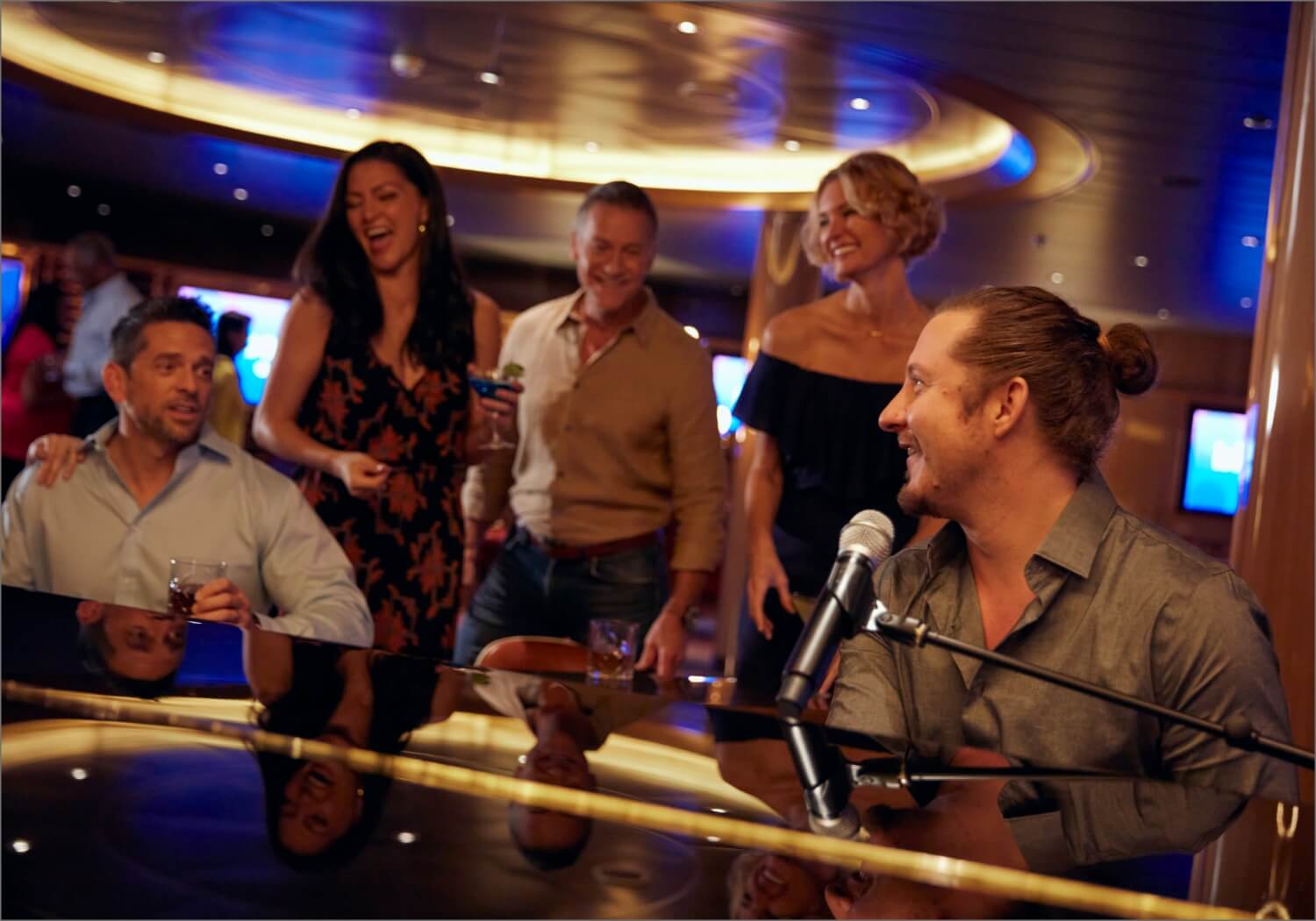 Holland-America-Noordam-entertainment_2_ibtlsb