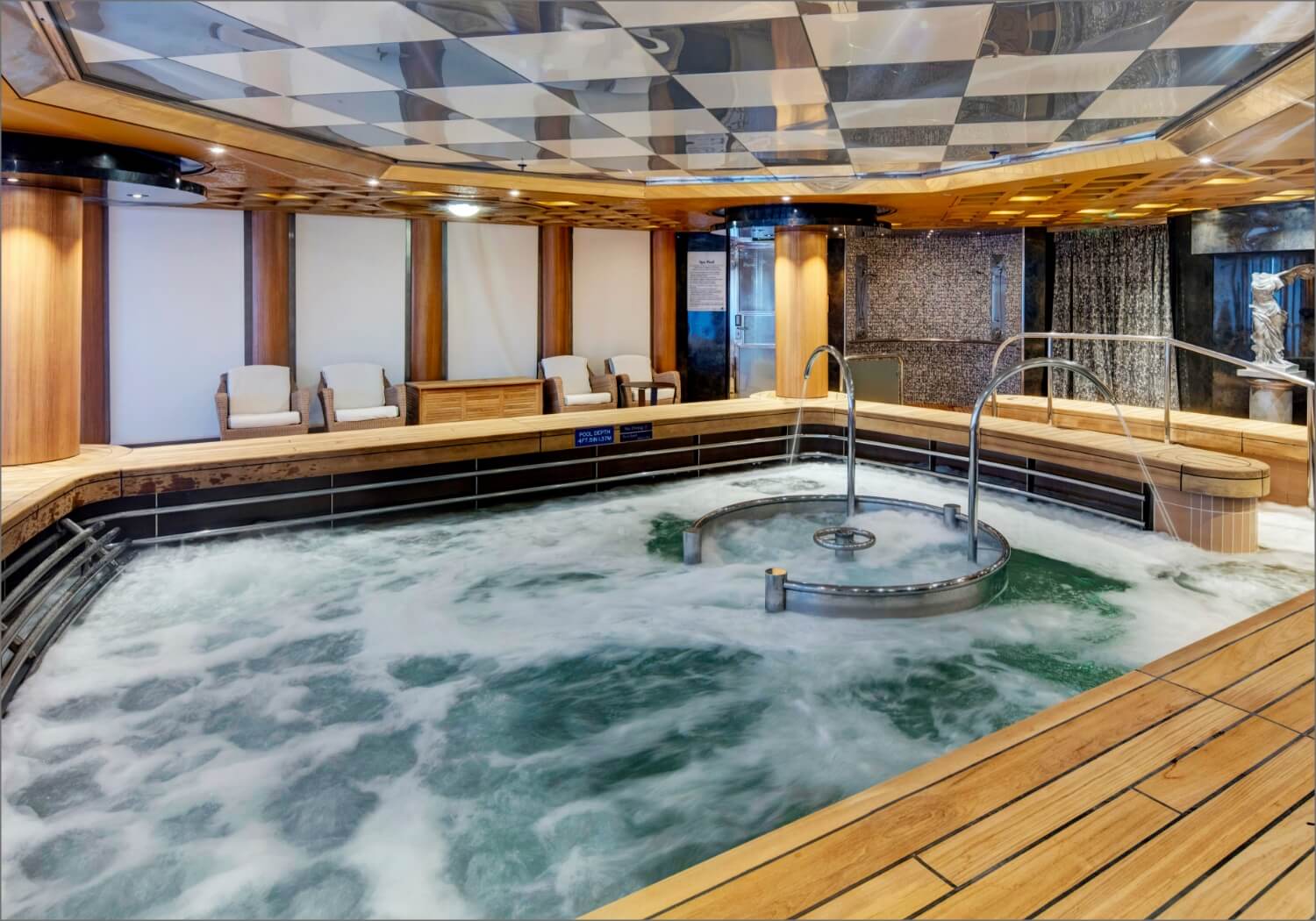 Holland-America-Noordam-facilities_3_lc0fn3