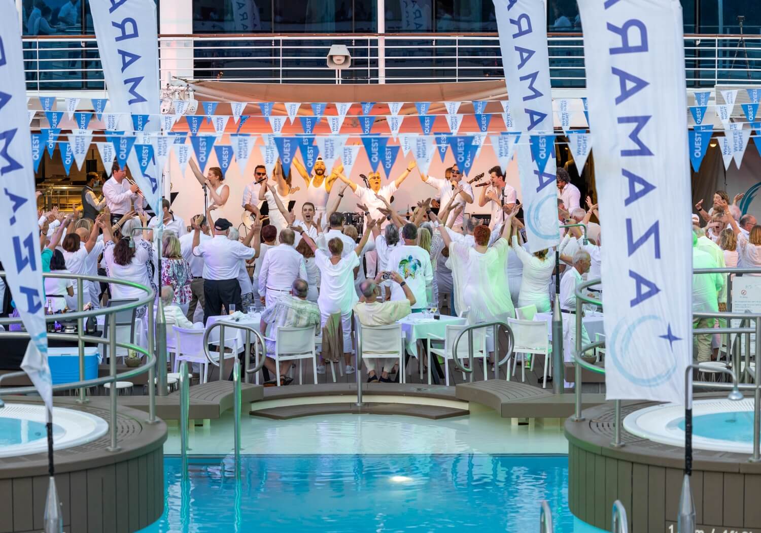 Azamara-Pursuit-entertainment_2_a3gflg