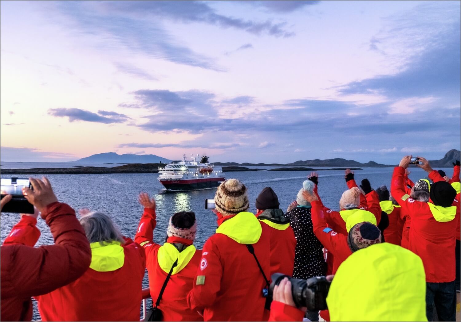 Hurtigruten-MS-Polarlys-entertainment_2_rhigi4